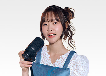 한국어로 다양한 한국 문화에 대해 이야기하고 있습니다!