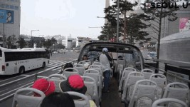 도심에서의 버스 여행 시티투어버스